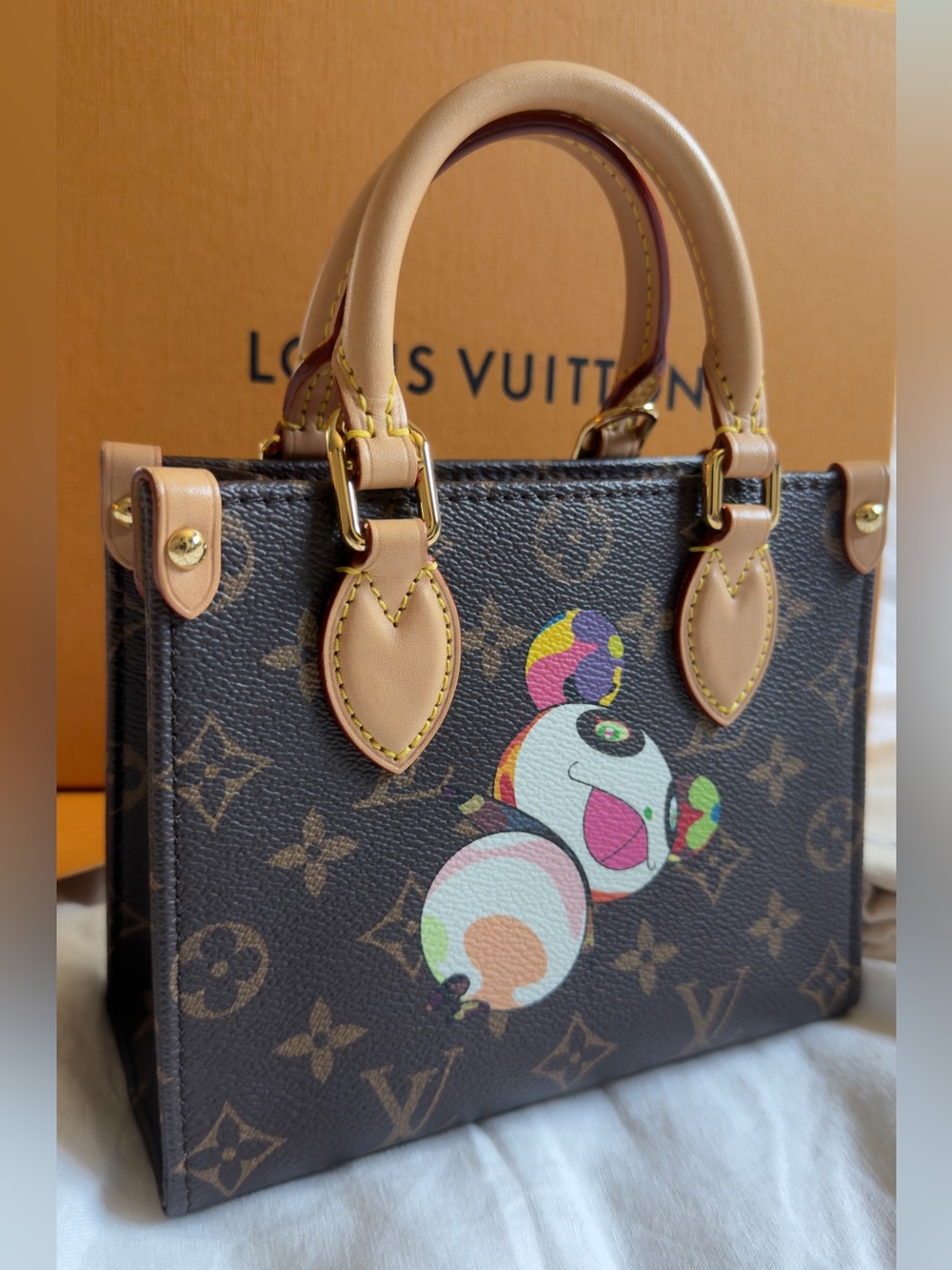 Louis Vuitton Takashi Murakami OnTheGo BB Panda Monogram Limited Edition M13668 - Picture 3 of 17